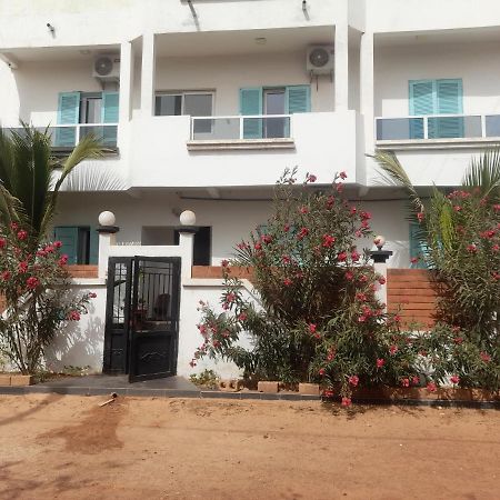 Residence Marie France Mendy Toubab Dialaw Exterior photo